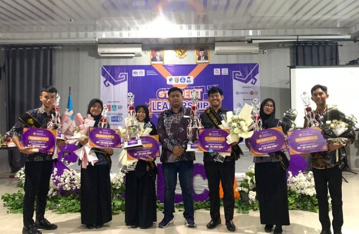 Komite OSIS Nasional Serahkan Beasiswa Pendidikan Untuk 6 Finalis Duta Pelajar Gebyar Pelajar Provinsi Lampung