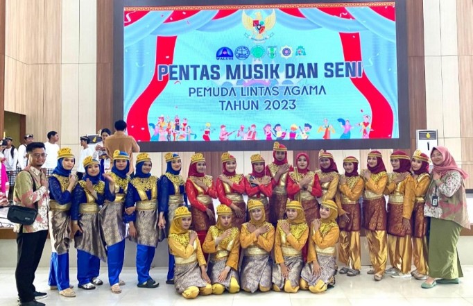 Seni Tari MAN 1 Bandarlampung Tampil Dalam Pentas Musik dan Seni Pemuda Lintas Agama