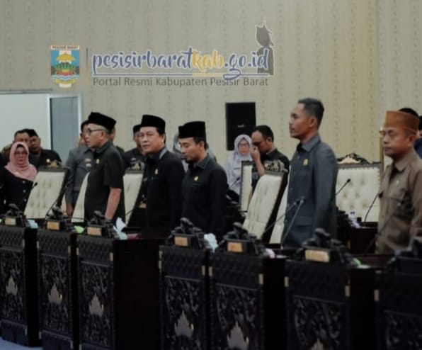 Bupati Pesisir Barat Hadiri Rapat Paripurna DPRD dengan Agenda Nota Pengantar Ranperda APBD Tahun Anggaran 2024