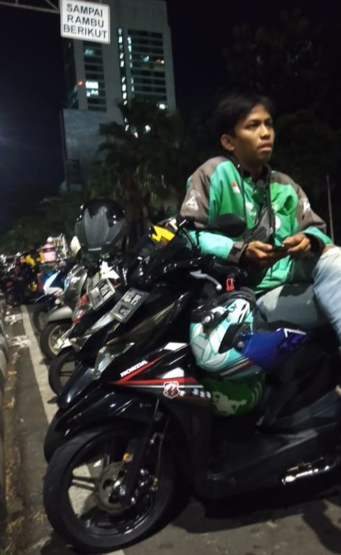 Ojol Plaza Senayan, Mengais Rezeki Melawan Waktu