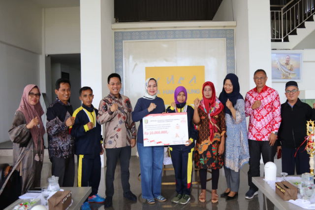 Riana Sari Arinal Lepas Atlet SO-Ina yang akan Bertanding di Berlin