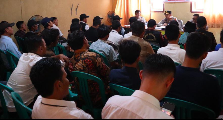 Kapolres Pesisir Barat Pimpin Langsung Jumat Curhat Bersama Pokdarkamtibmas