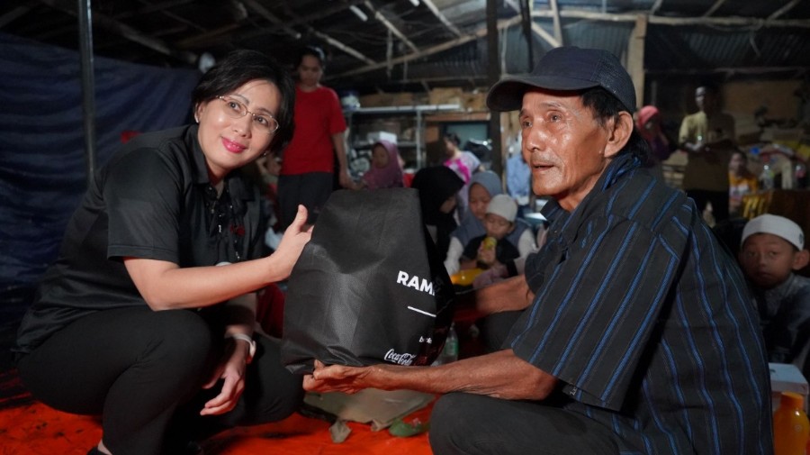 FRESTEA, CCEP Indonesia, Dynapack Asia, dan Yayasan Mahija Parahita Nusantara Gelar Ramadhan Berbagi