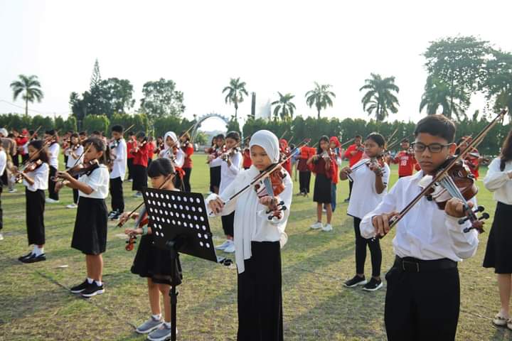 Syahdu Indonesia Raya dan Sang Bumi Ruwa Jurai Dalam 'Dawai Kemerdekaan' Violis Lampung