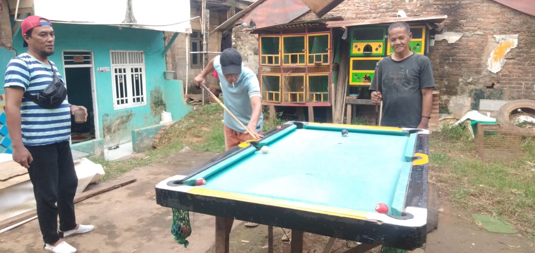 Longsor Kelurahan Cawang,  Nota Bahagia Diatas Meja Biliard, Papan Catur Dan Secangkir Kopi