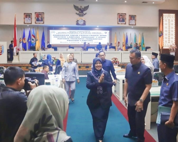 Wagub Chusnunia Mengikuti Rapat Paripurna DPRD Provinsi Lampung Lanjutan Pembicaraan  Tingkat I