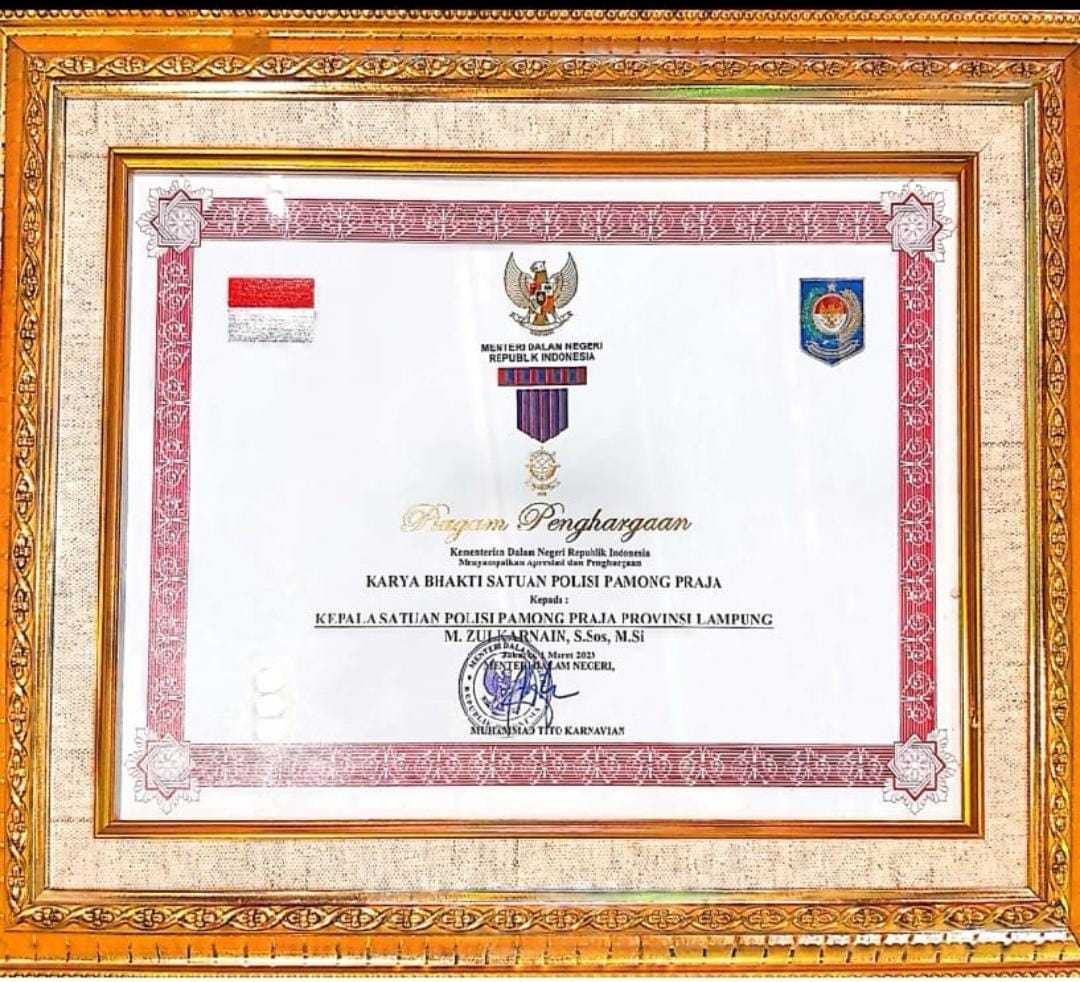 Kasat Pol PP Provinsi Lampung Terima Penghargaan atas Penilaian Keberhasilan Penyelenggaraan Trantibum dan Linmas