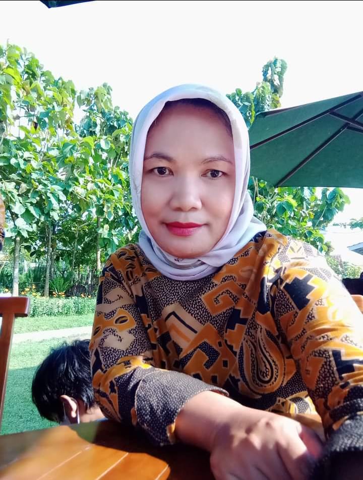 Dapur Female Usaha Rumahan Kue Kering Bagi Masyarakat