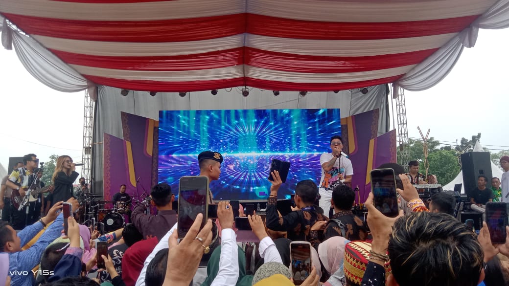 Pesona Andika "Babang Tamvan" Pukau Opening Ceremony GTTGN XXIV Lampung
