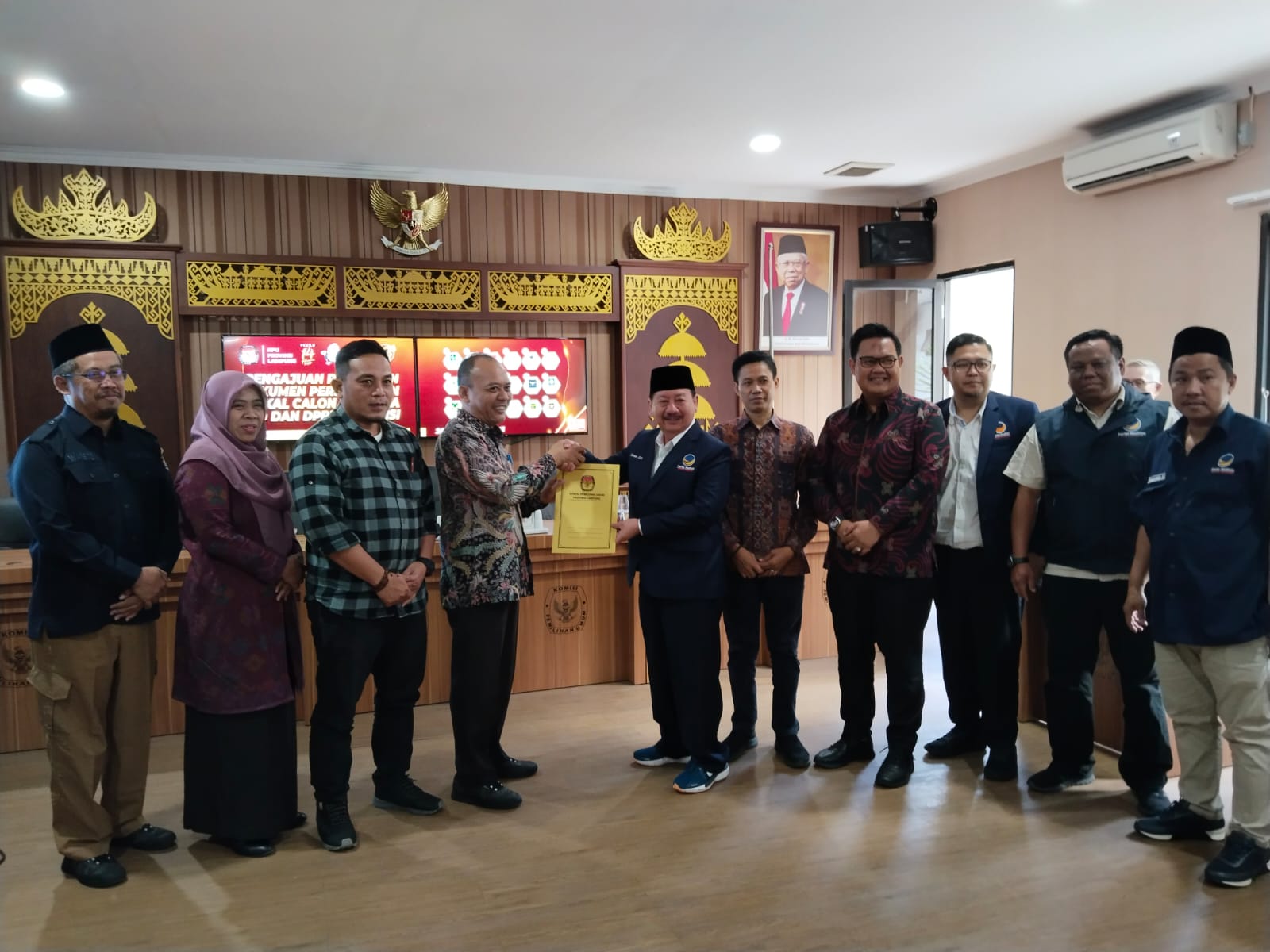 Herman HN Serahkan Langsung, Perbaikan Persyaratan Bacaleg DPRD Lampung