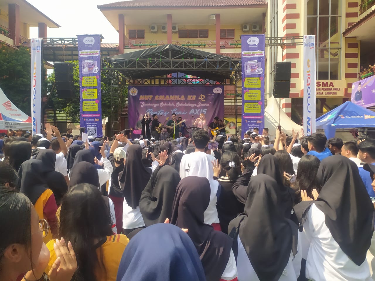 "Sekolahnya Juara, Juaranya Sekolah", Dibuka Jalan Sehat, Ditutup Batas Senja