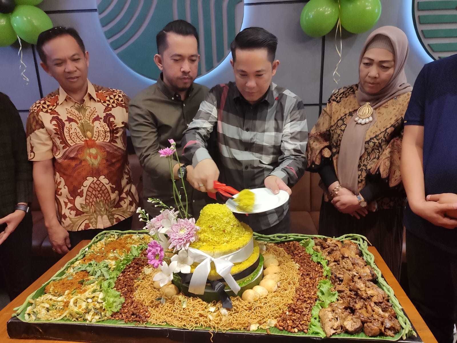 Hadir Pertama Grand Opening Hanasta Coffee Di Palembang.