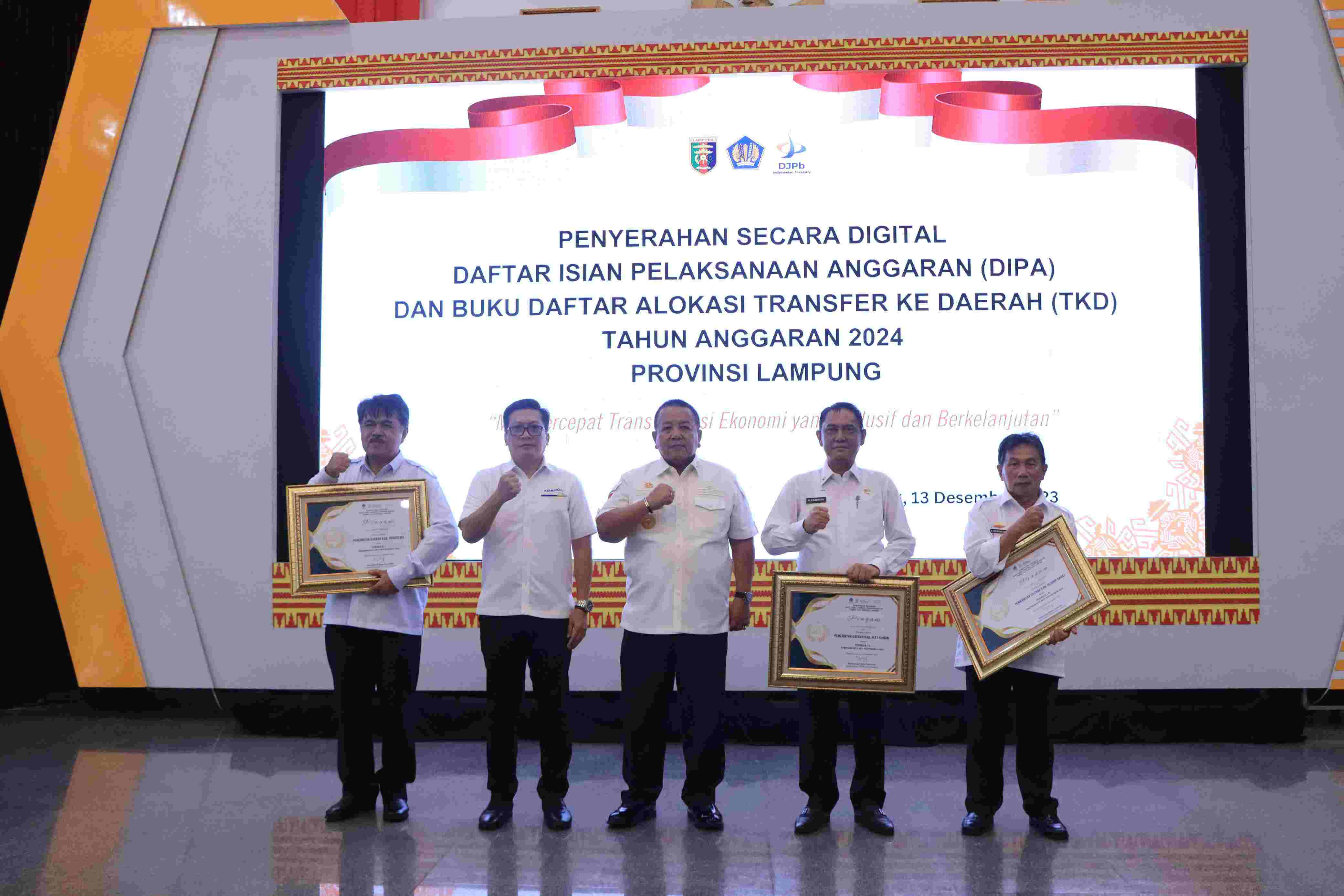Gubernur Arinal Djunaidi Serahkan Secara Digital DIPA Dan Daftar Alokasi TKD, Tahun Anggaran 2024, Provinsi Lampung