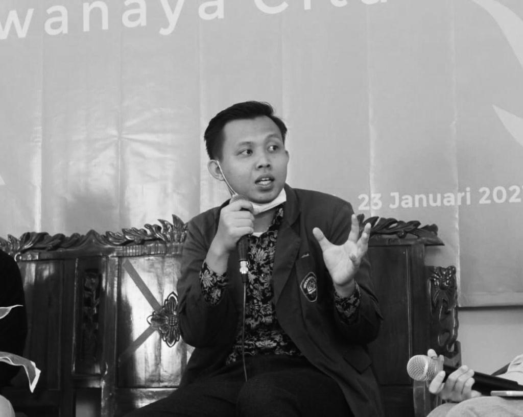 Di Balik Perisai Demokrasi; Kesejahteraan Rakyat vs Kesejahteraan Golongan