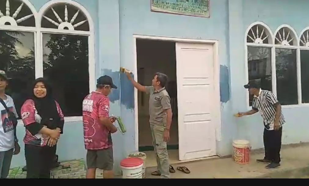 Relawan Ganjar Mahfud Provinsi Lampung, Bantu Perbaikan Sarana Ibadah di Kecamatan Jati Agung, Lamsel
