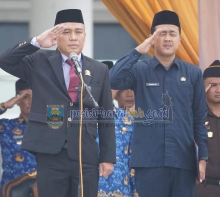 Pemkab Pesibar Gelar Upacara Paripurna Bulanan Sekaligus Peringati Hari Pahlawan