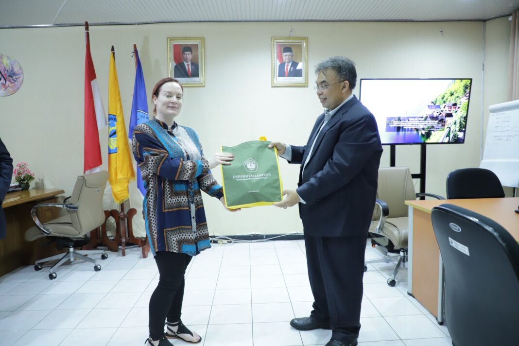 Unila Terima Kunjungan Director of Research Culture and Environment University of Hertfordshire, UK