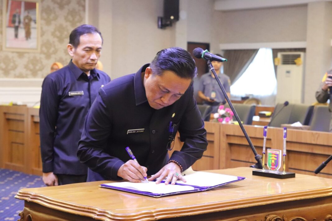 Sekdaprov Lampung Lantik Ganjar Jationo dan Febrizal Levi Sukmana