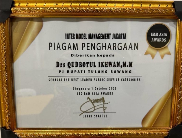 Penjabat Bupati Tulangbawang Drs Qudrotul Ikhwan MM, Raih Penghargaan The Best Leader Public Service di IMM Asia Awards 2023