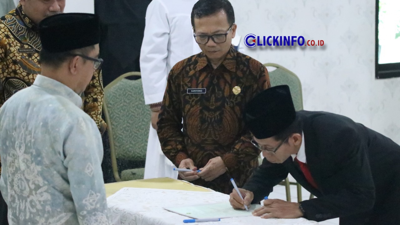 Kakanwil Kemenag Lampung Resmi Melantik Felikarpus Sarimin Menjadi Penyuluh Agama Katolik