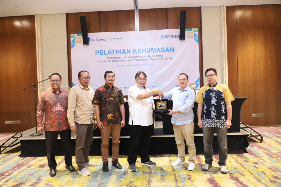 Pelatihan Kehumasan Universitas Lampung Meningkatkan Kompetensi