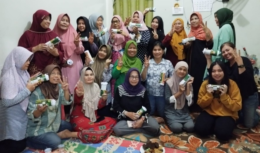 Rahmawati S.H.,M.Si Caleg DPRD Provinsi Dapil 10 Banyuasin Bersilaturahmi Dengan Masyarakat Kenten Banyuasin