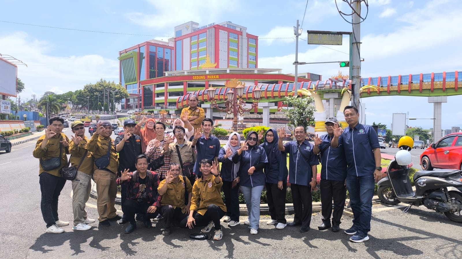 Taring Lampung Bantah Tuduhan Wartawan Jadi 'Pengawal' Pejabat