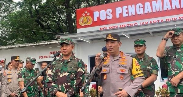 Panglima TNI dan Kapolri Cek TPS Pemilu, Pastikan Pencoblosan Aman
