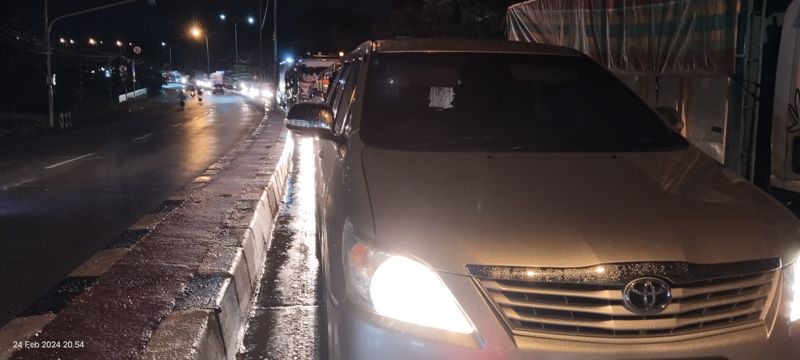 Lalu Lintas Jalan Lintas Sumatera Depan Islamic Center Mengular Akibat Banjir