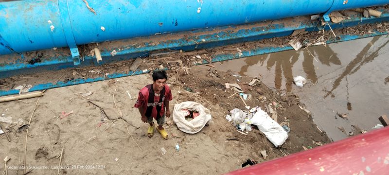 Penemuan Mayat Bayi di Bantaran Sungai Urip Sumoharjo