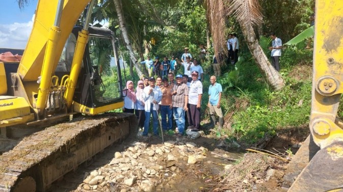 Bupati Agus Istiqlal Tinjau Penanganan Irigasi Way Laay Kiri