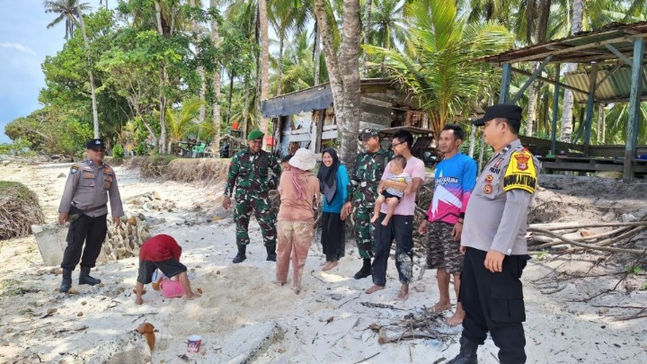 Sinergitas TNI-Polri Laksanakan Patroli, Pastikan Liburan Nataru Aman