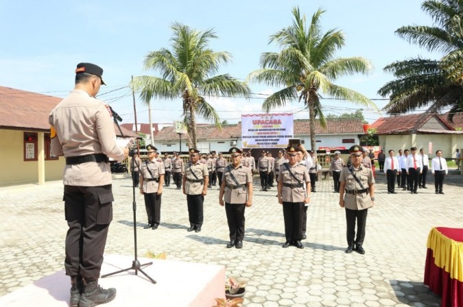 Kapolres Pesisir Barat Pimpin Langsung Pelantikan dan Sertijab