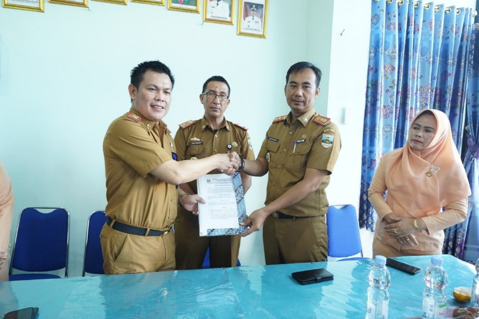 Pj. Sekda Jon Edwar Hadiri Sertijab Kadis Kesehatan Pesibar Tahun 2024