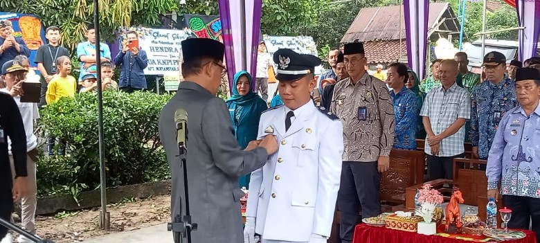 Bupati Agus Istiqlal Lantik Peratin Terpilih Pengganti Antar Waktu Pekon Kota Jawa