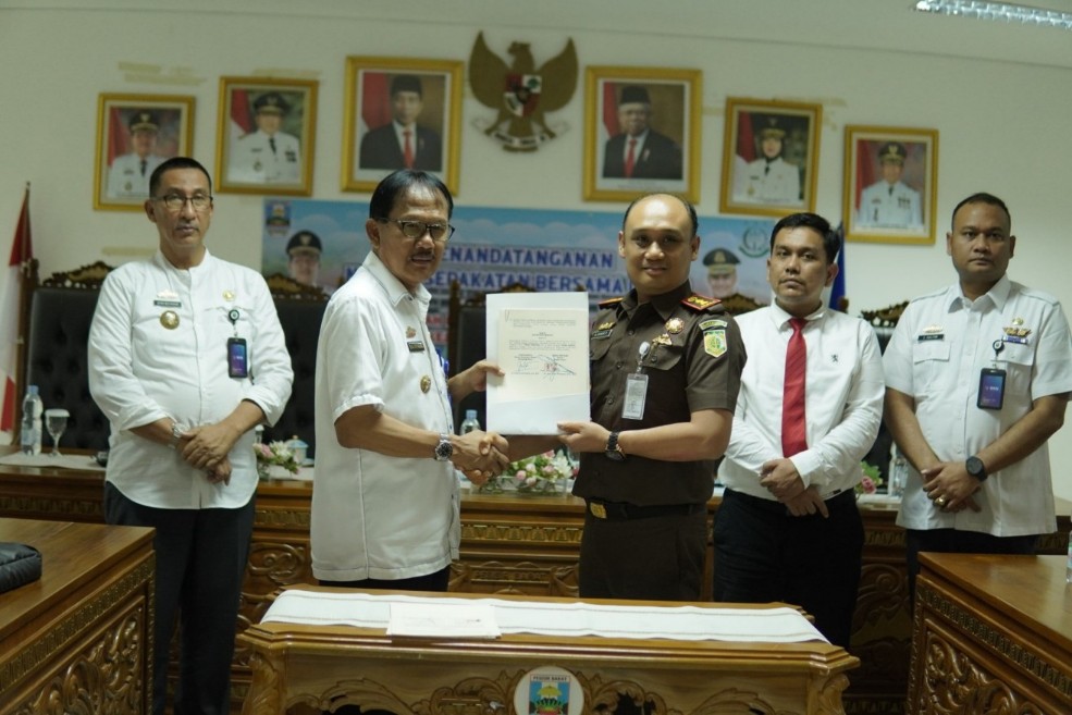 Pemkab Pesbar dan Kejari Lambar Tandatangani Mou Penangan Hukum Perdata dan Tata Usaha Negara