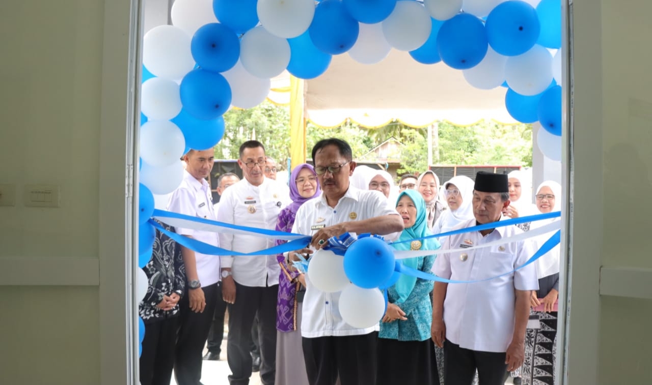 Bupati Agus Istiqlal Resmikan Gedung Seketriat IBI Cabang Pesibar