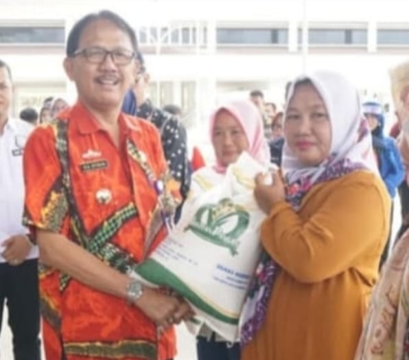 Bupati Agus Istiqlal Launching Penyaluran CPP Untuk Pemberian Bantuan Pangan TA 2024