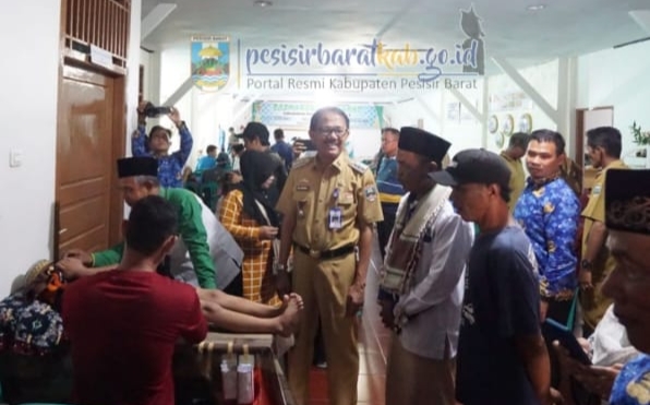 Bupati Agus Istiqlal Hadiri Sunatan Massal