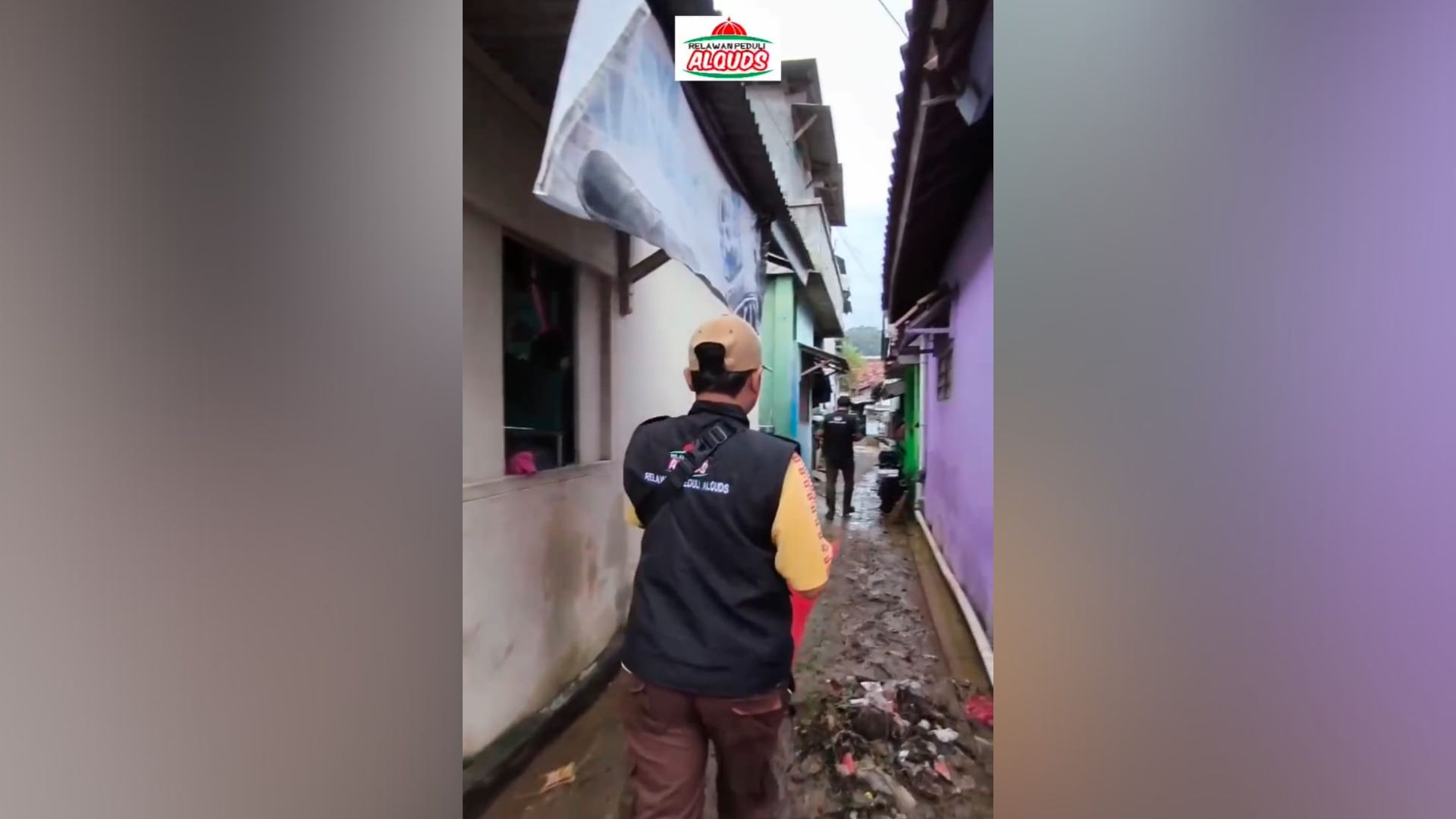 Bandarlampung Diterjang Banjir, Relawan Peduli AlQuds yang Juga Korban Justru Bergerak Bantu Sesama