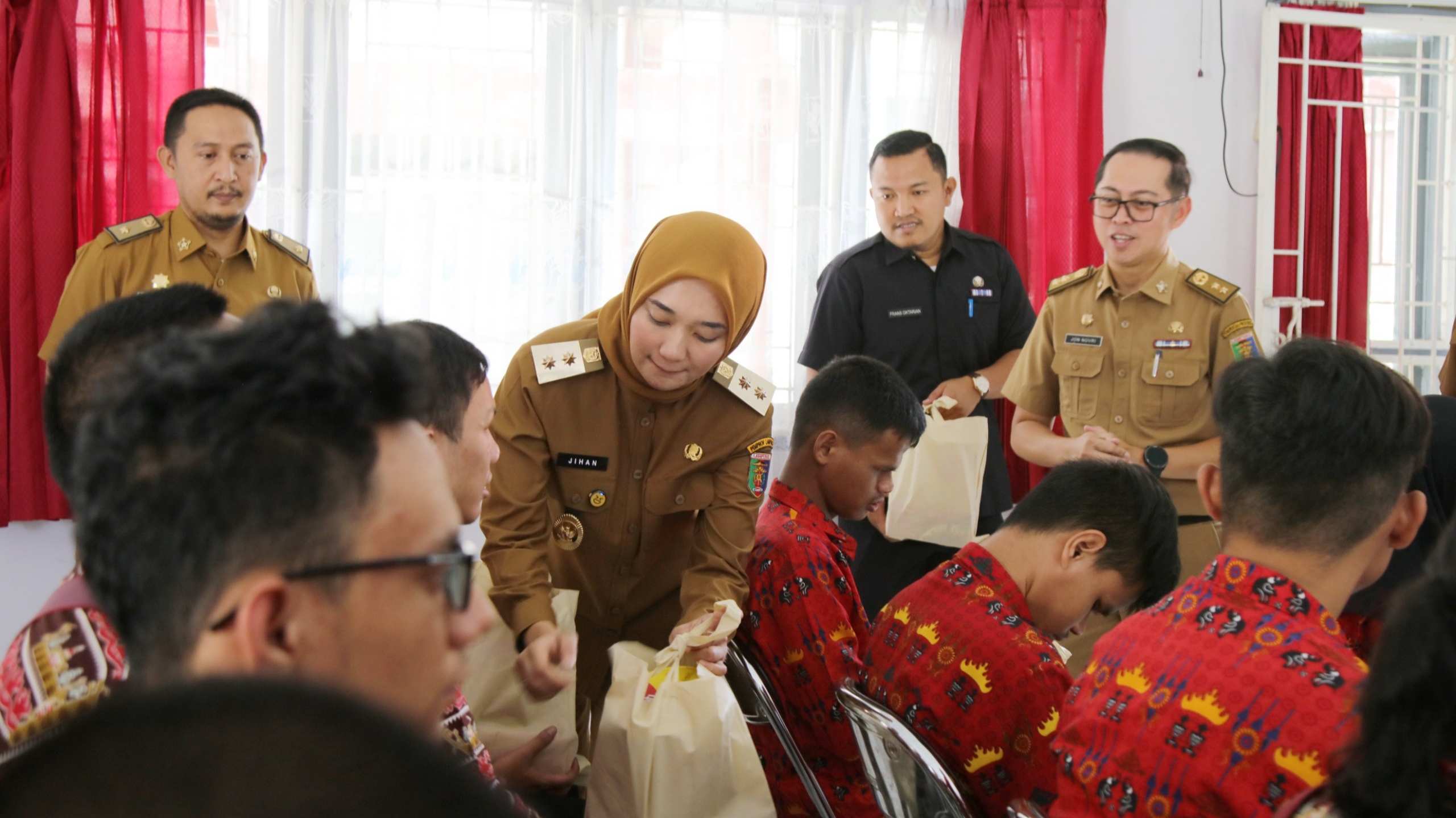 Wagub Jihan Blusukan ke UPTD, Soroti Pelayanan Disabilitas dan Lansia