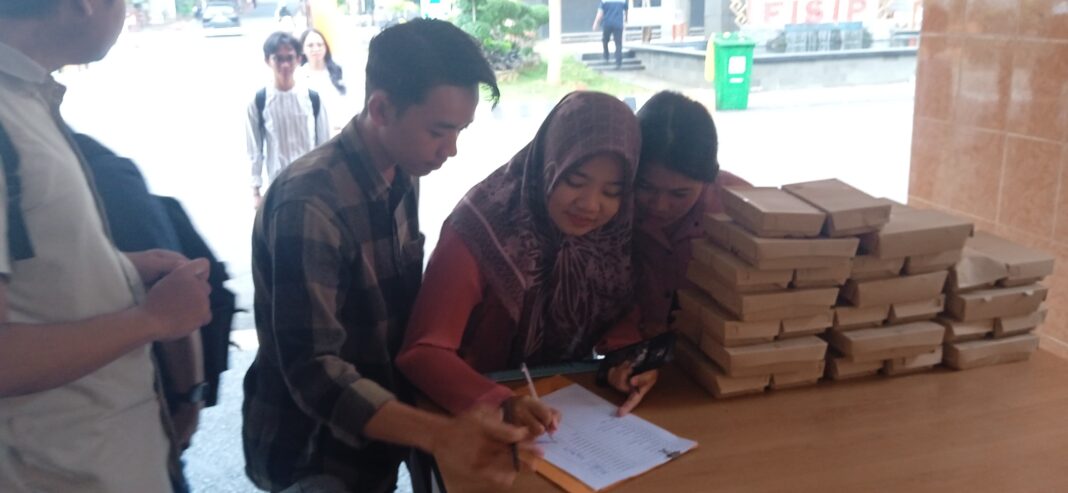 Adakan Sarapan Gratis, FISIP Unila Tingkatkan Kesiapan Mahasiswa Hadapi UAS