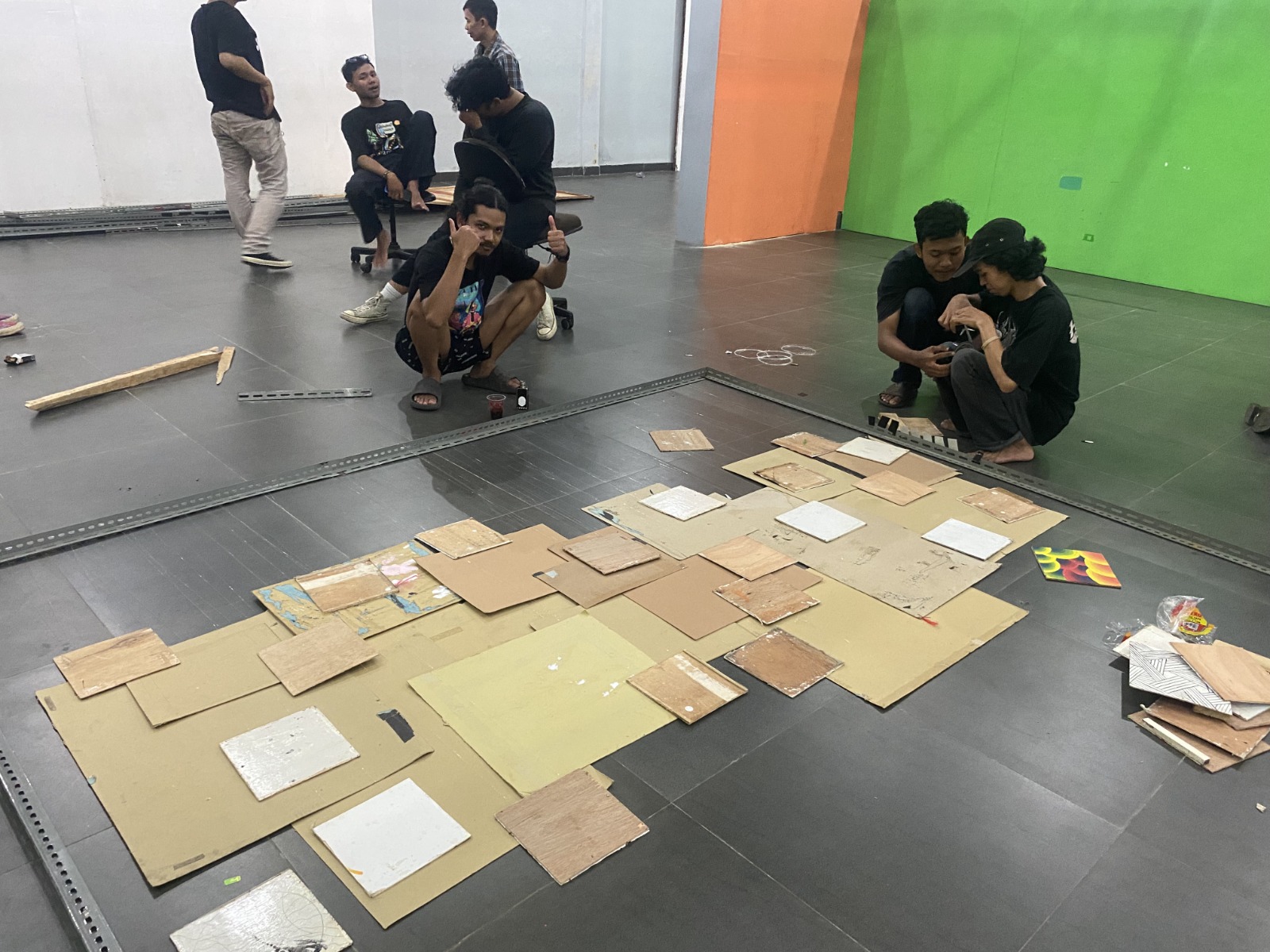 Inspirasi dari Sang Juara, HIMA DKV Darmajaya Gelar Pameran 2024