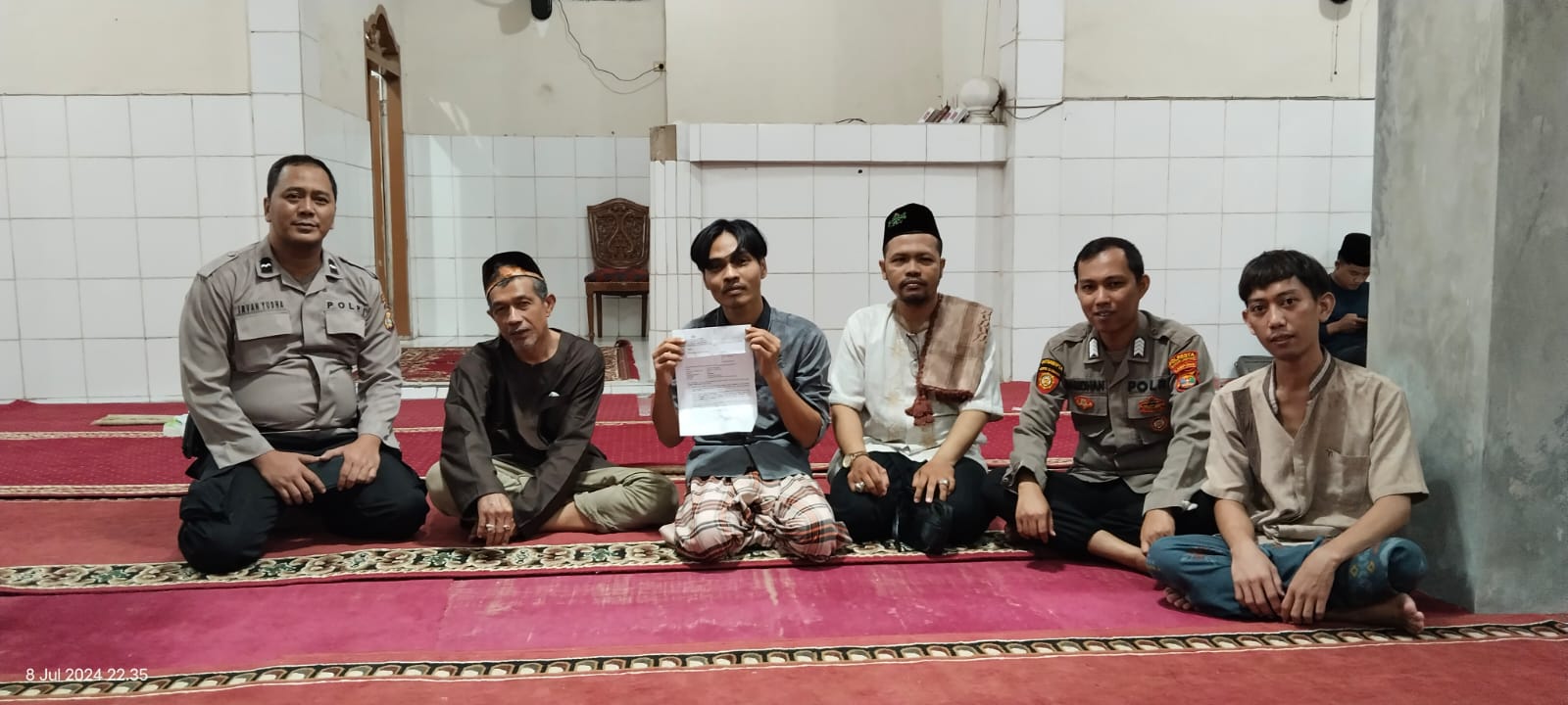 Polsek Tanjungkarang Barat Sigap Bantu Pria Terlantar Kembali ke Panti Asuhan