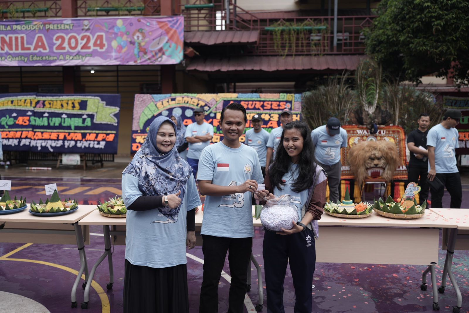 Guru SMA YP Unila Dapat Hadiah Umroh