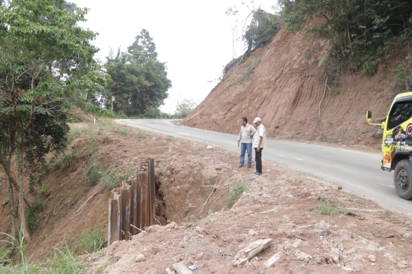 Pemprov Lampung dan Pertamina Geothermal Energy Perbaiki Jalan Rusak Akibat Longsor