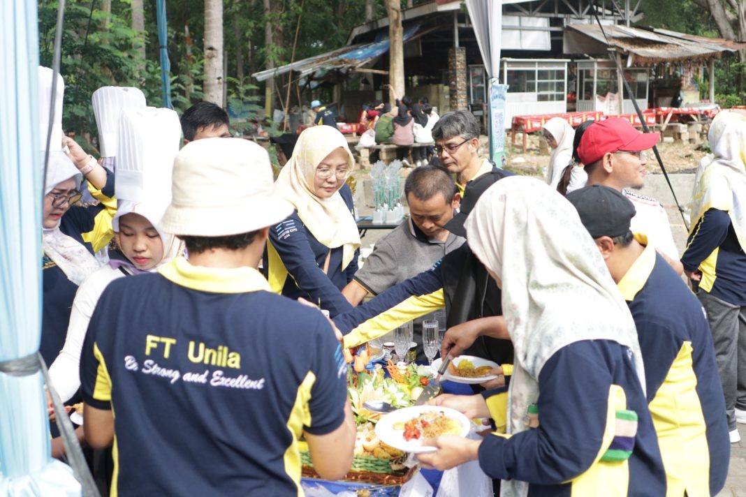 Fakultas Teknik Unila Gelar Senam Bersama, Meriahkan Puncak Engineering Expo 2024