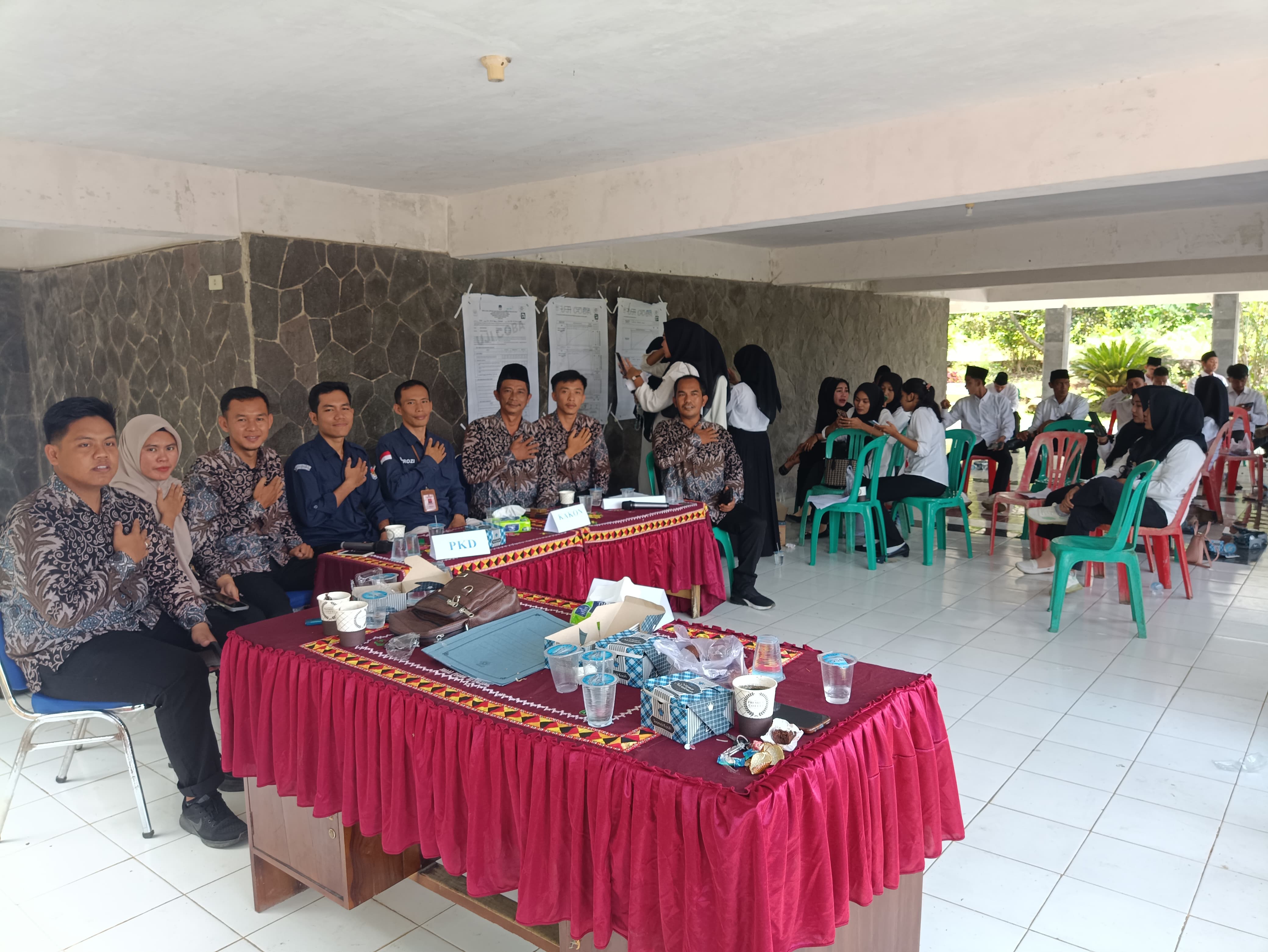 35 Anggota KPPS Pekon Kotaagung Dilantik