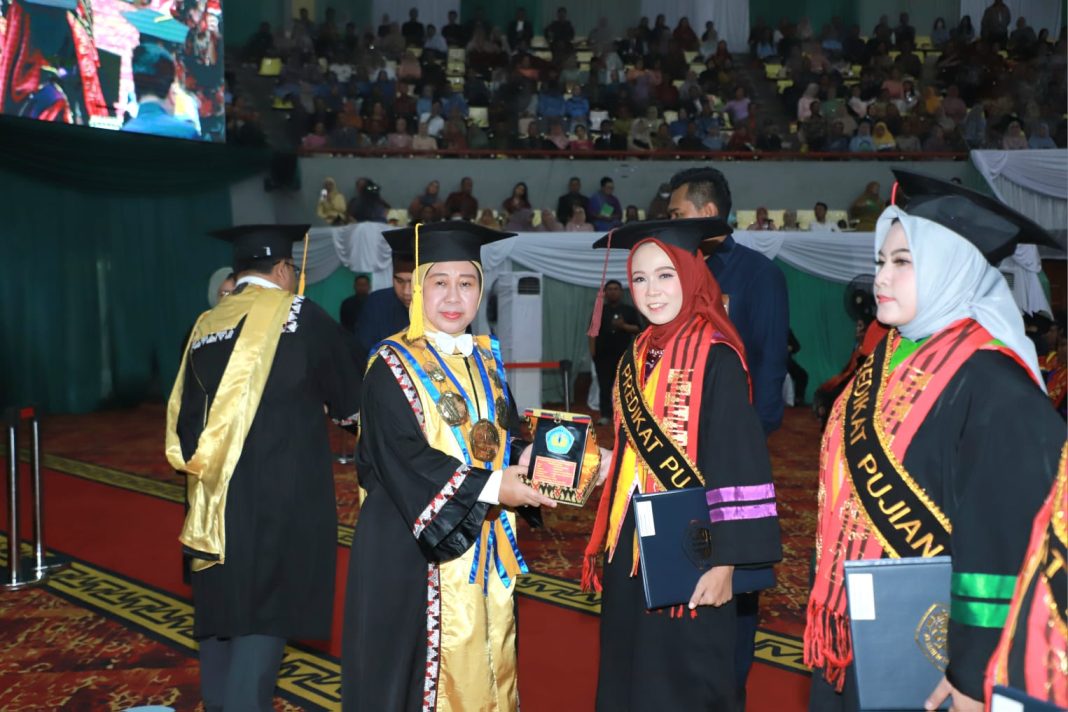 Unila Luluskan 676 Wisudawan pada Periode II Tahun Akademik 2024/2025