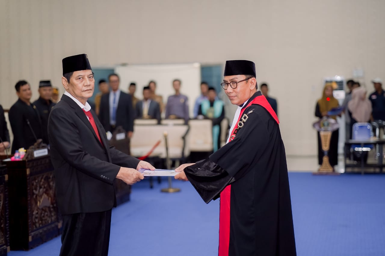 Pieter Resmi Jabat Wakil Ketua I DPRD Pesisir Barat, Zulqoini Harap Tingkatkan Sinergitas